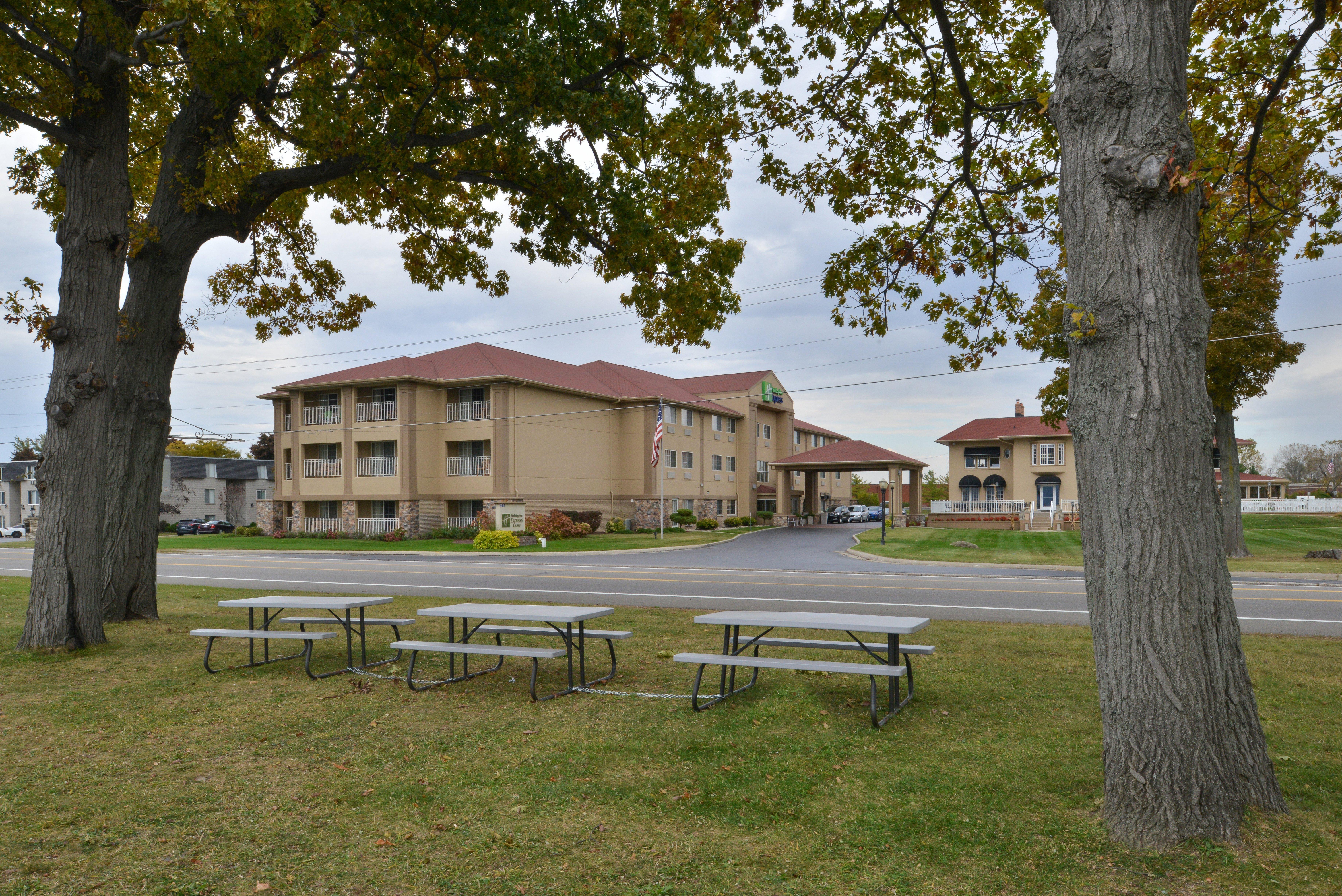 Holiday Inn Express Hotel & Suites-Saint Joseph By Ihg Exteriör bild