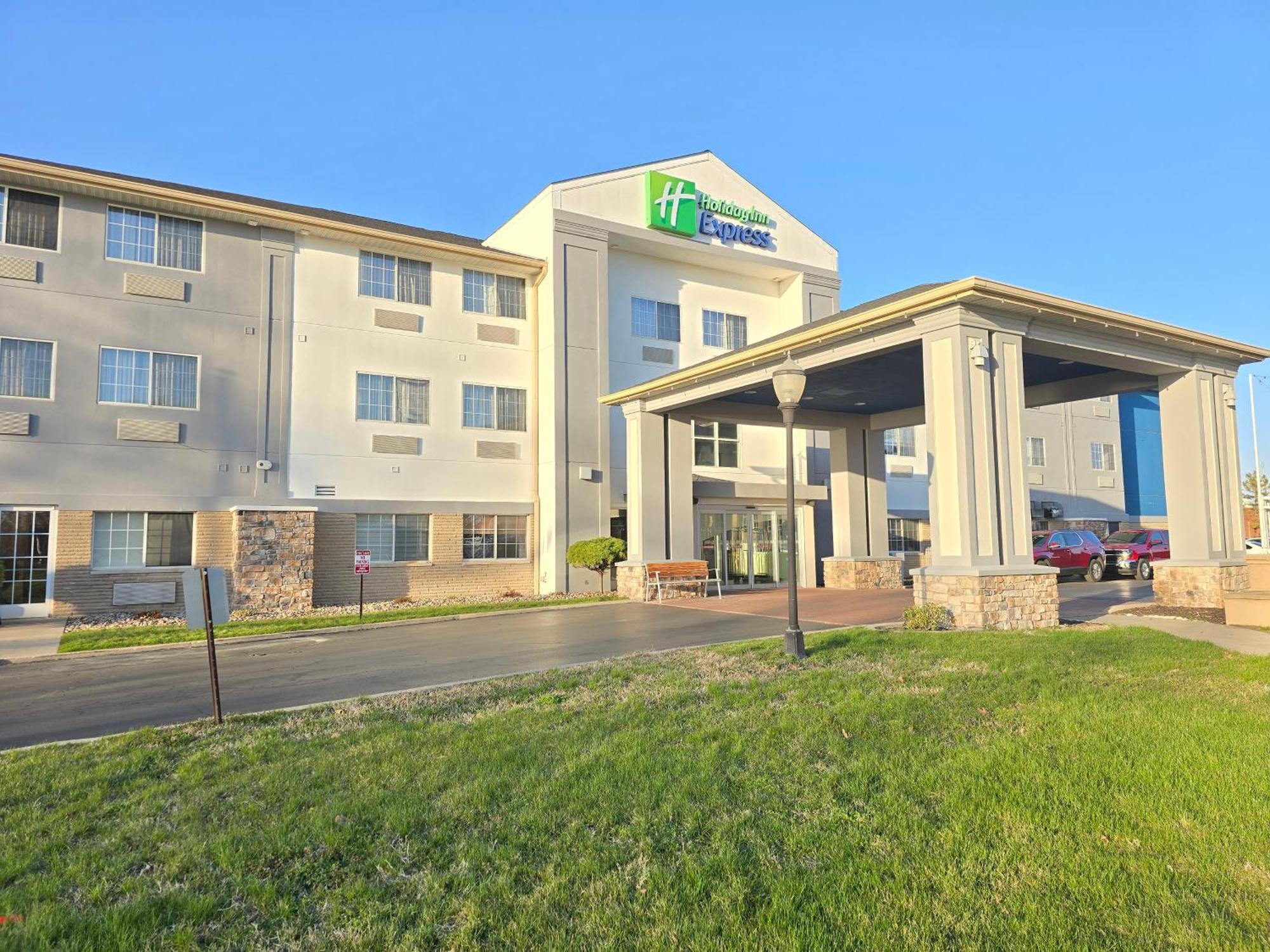 Holiday Inn Express Hotel & Suites-Saint Joseph By Ihg Exteriör bild
